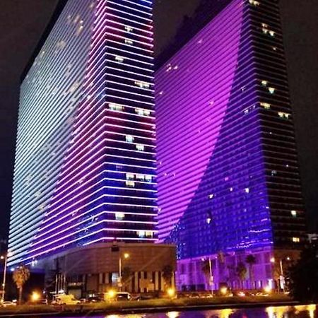 Black Sea Twin Tower Батуми Экстерьер фото